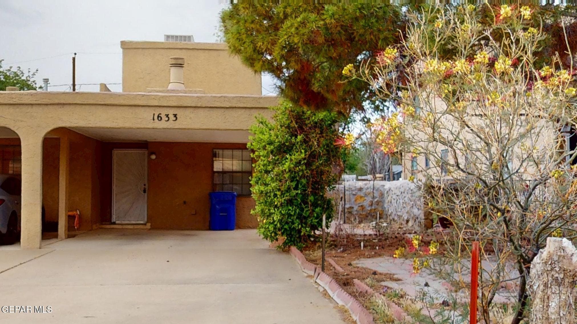 1633 Ebony Ave