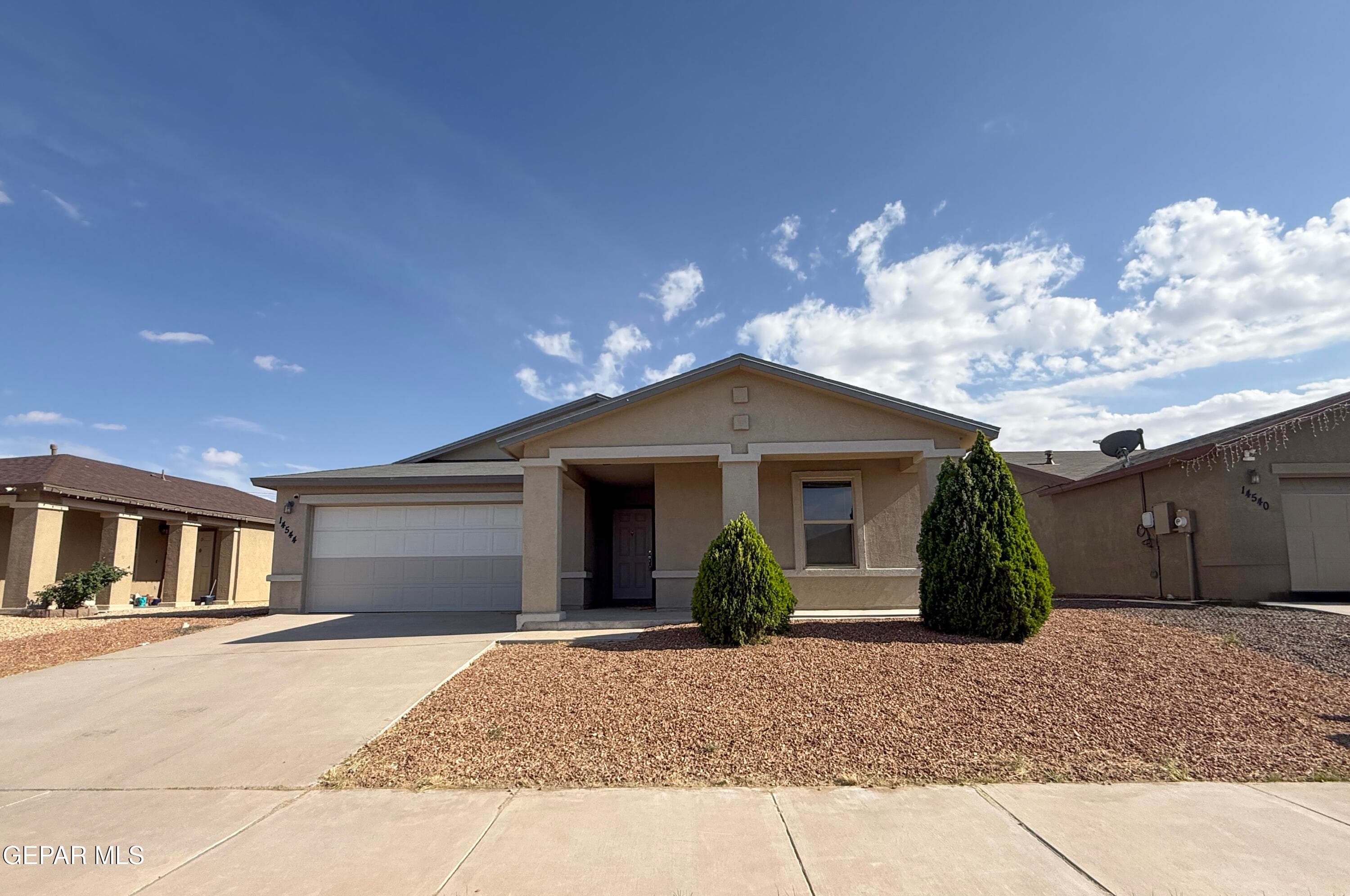14544 Escalera Dr