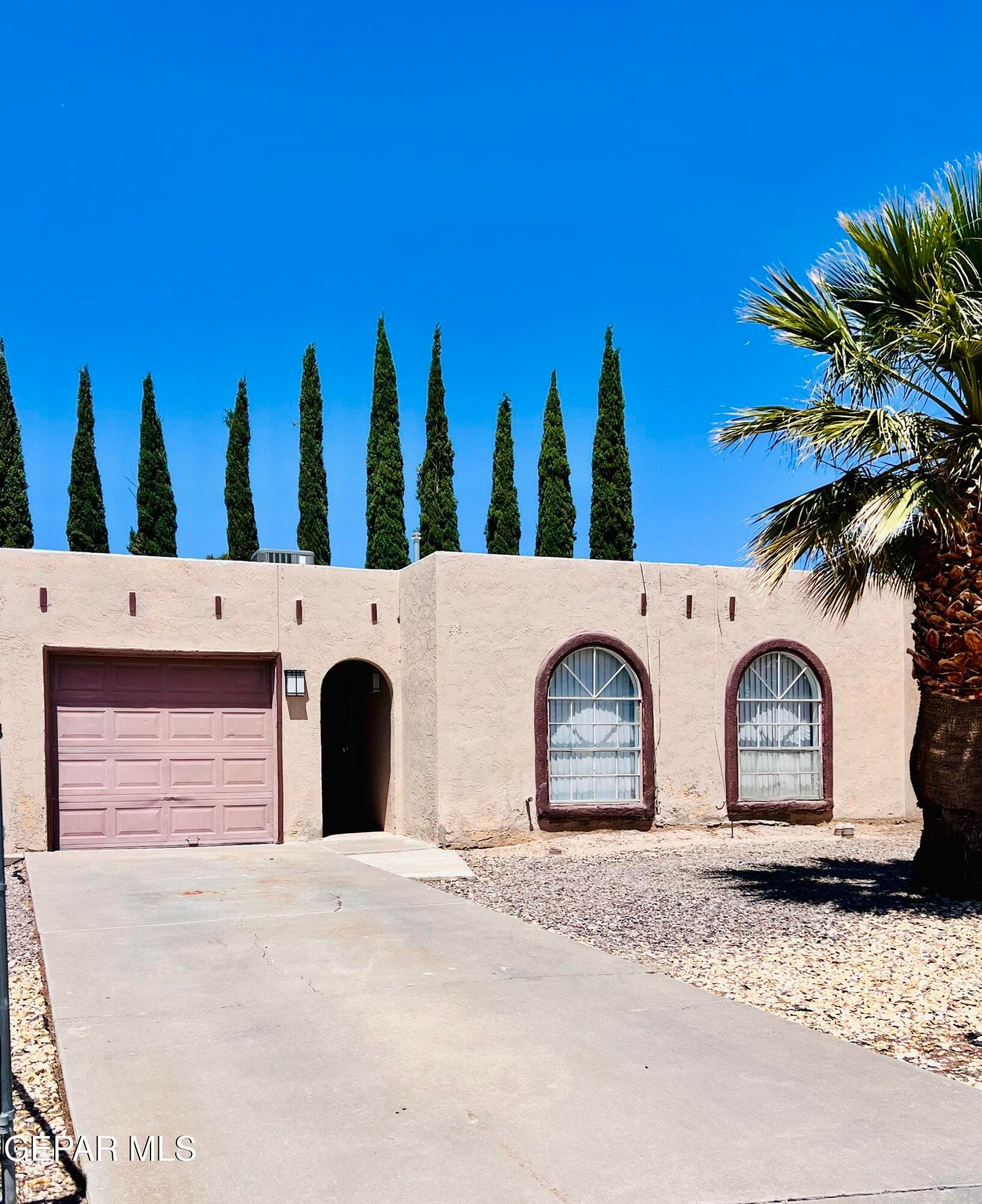 5530 Oakbriar Cir