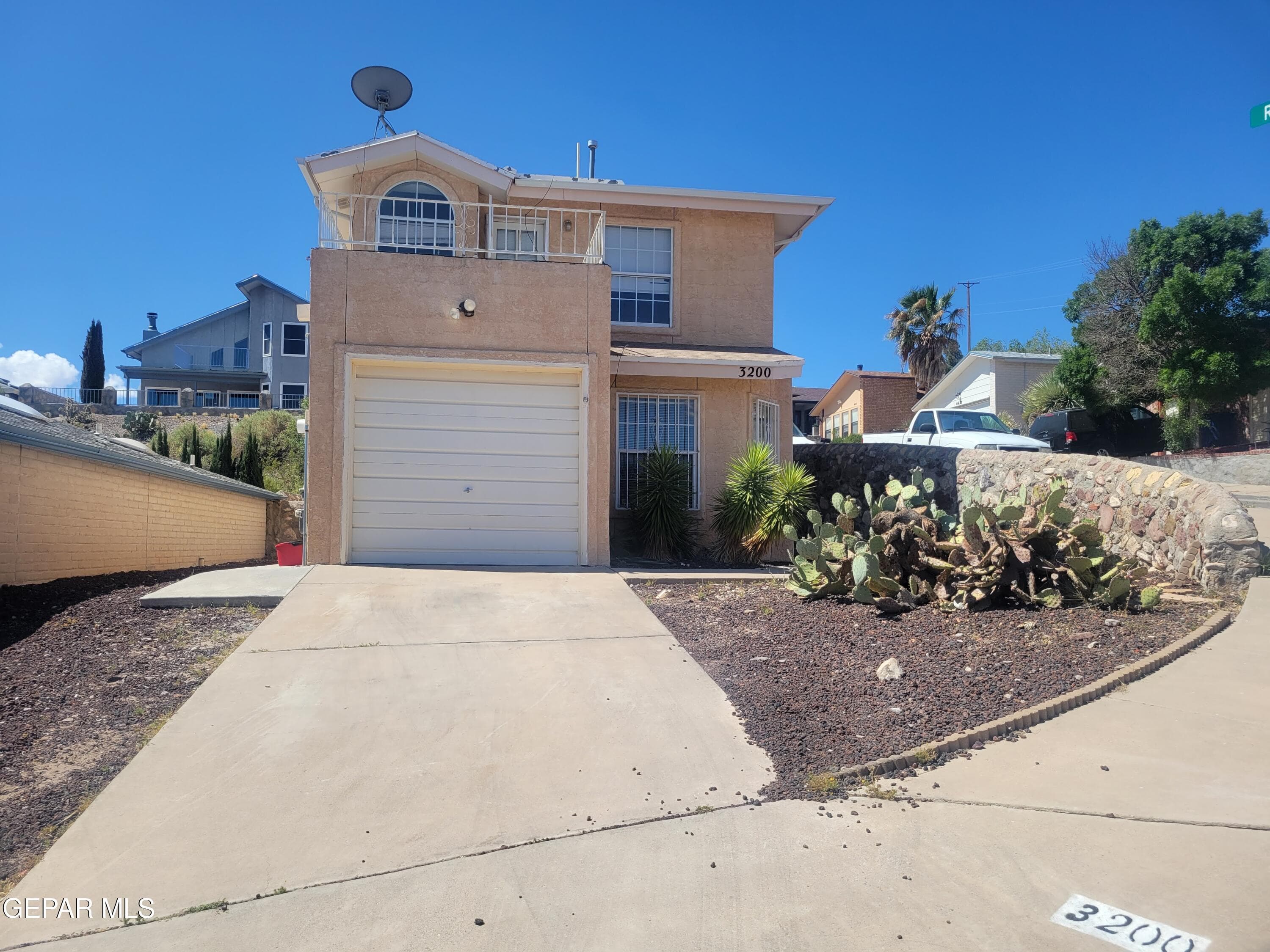 3200 Mountain Ridge Dr