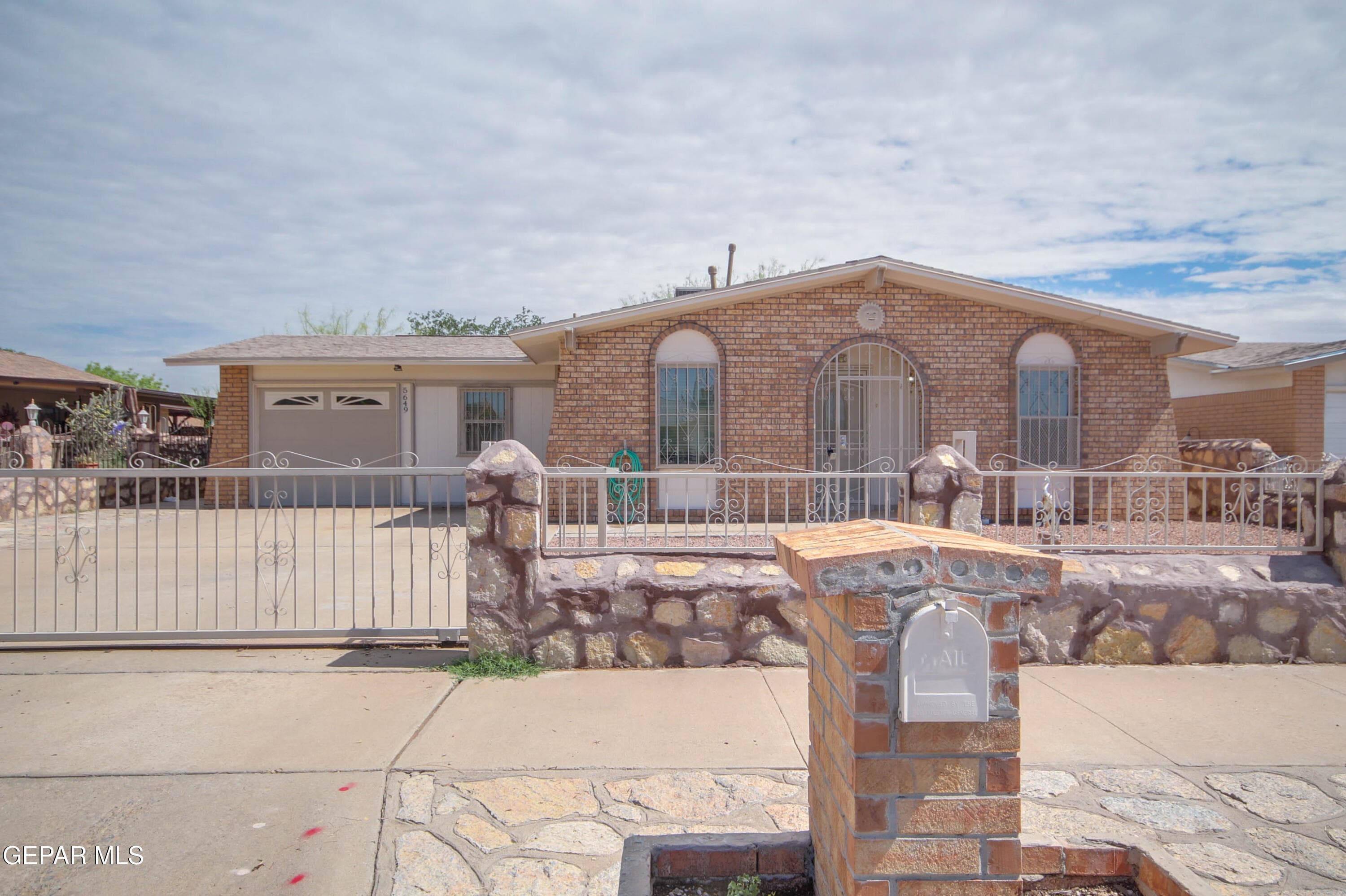 5649 Longview Cir