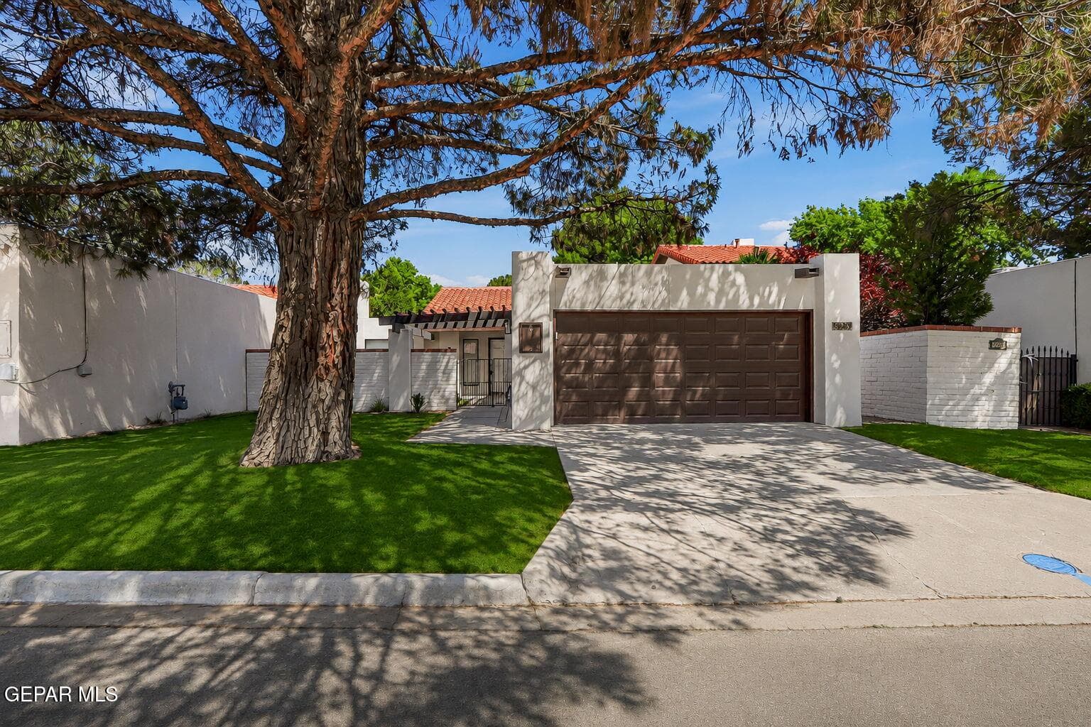 5205 Valley Spring Way