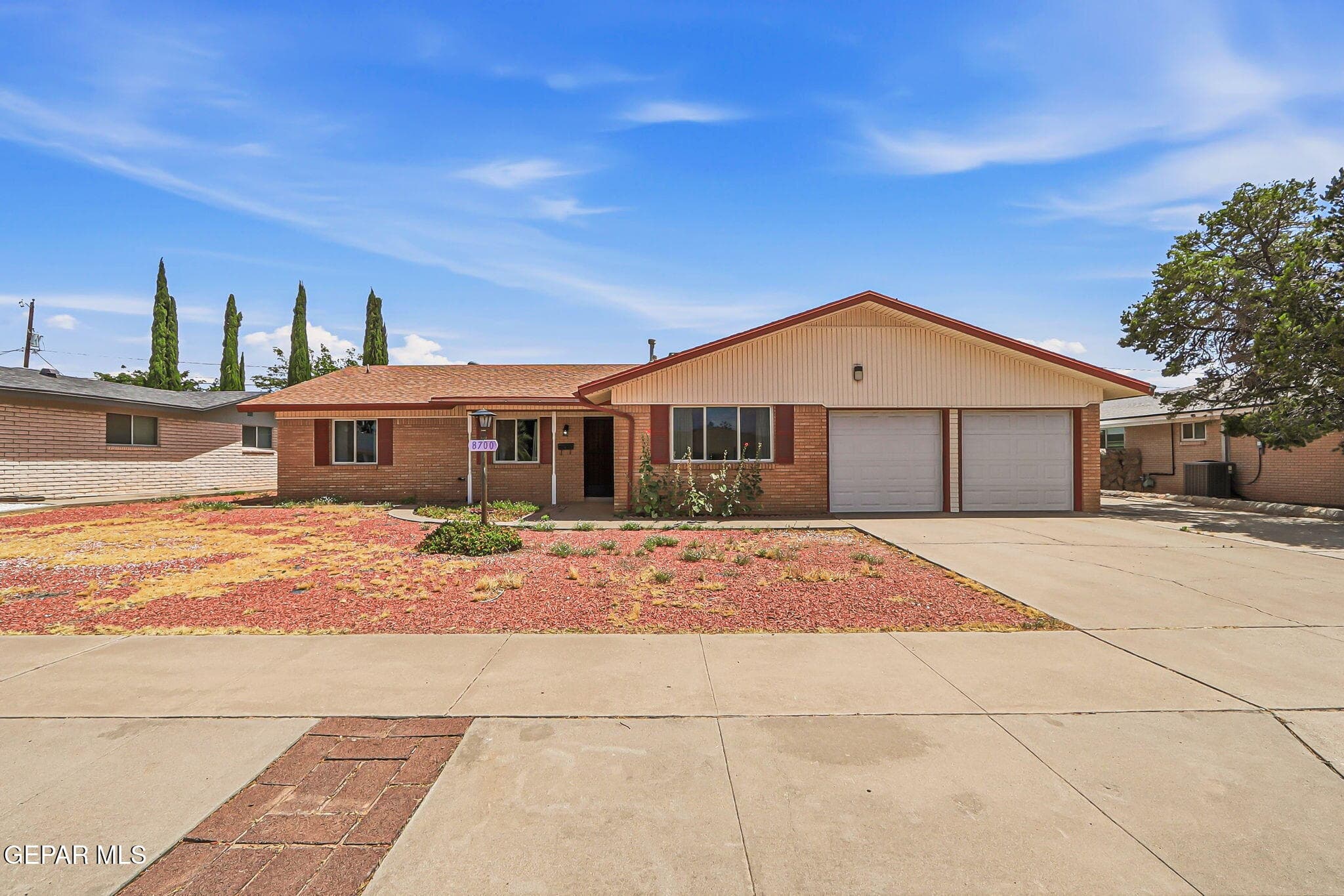 8700 Cielo Vista Dr