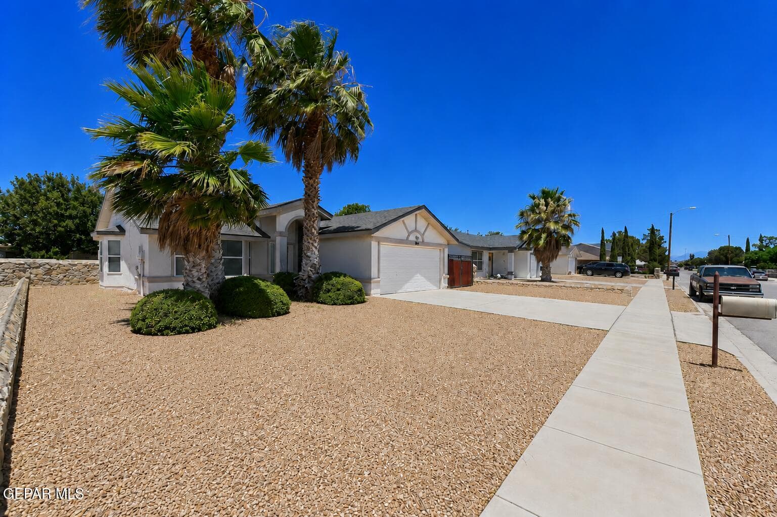 804 Margarita St