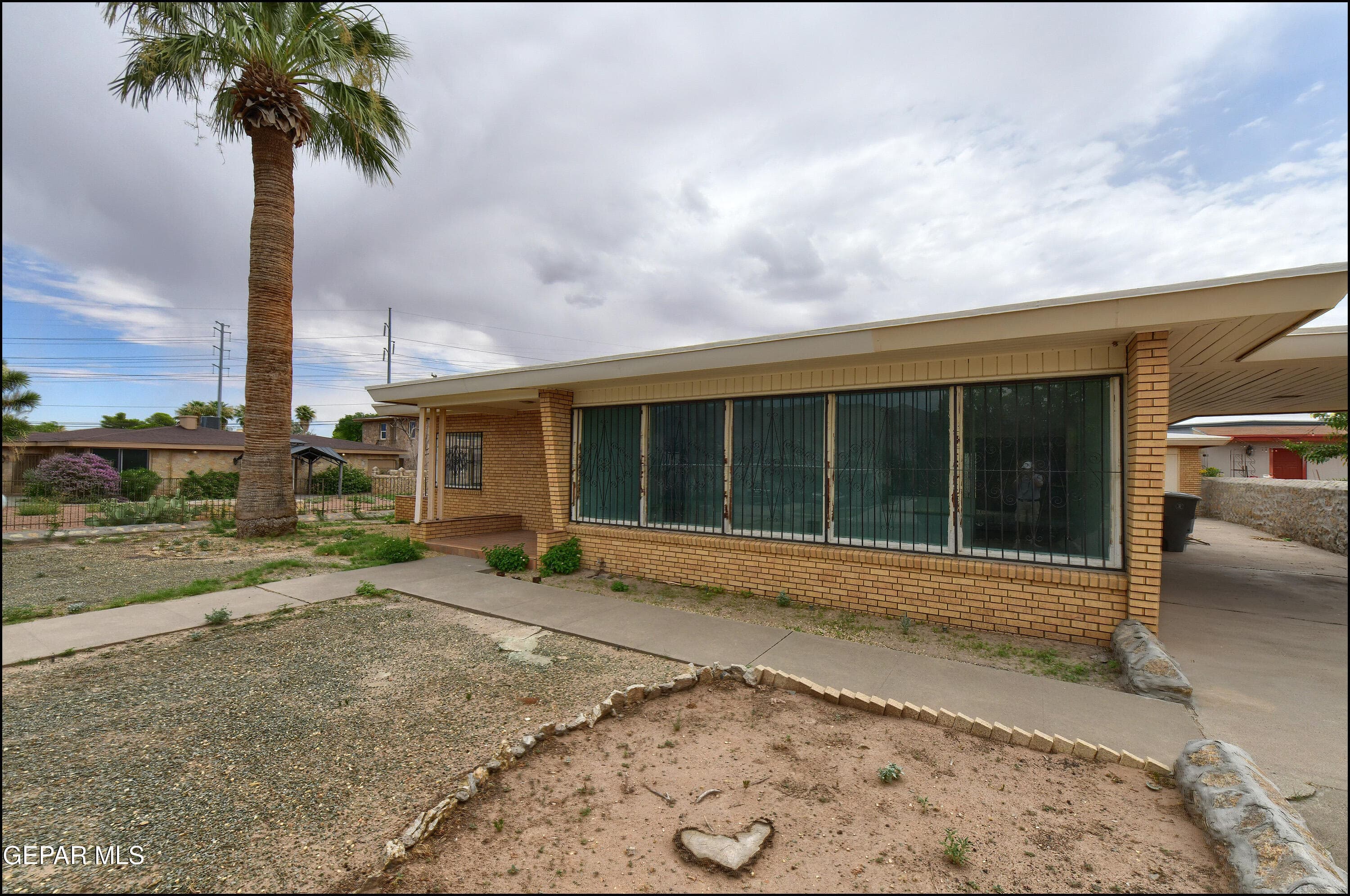 2420 Hawley Cir