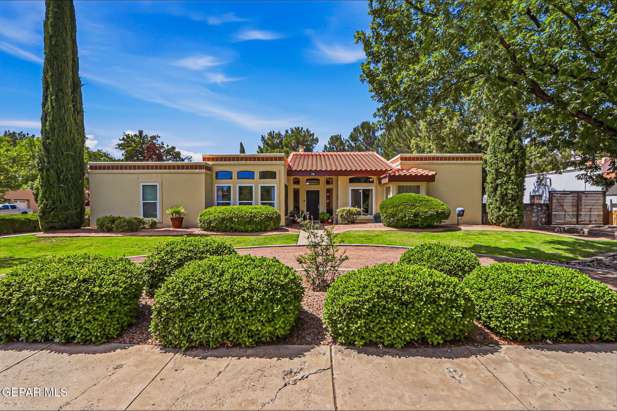 716 Willow Glen Dr