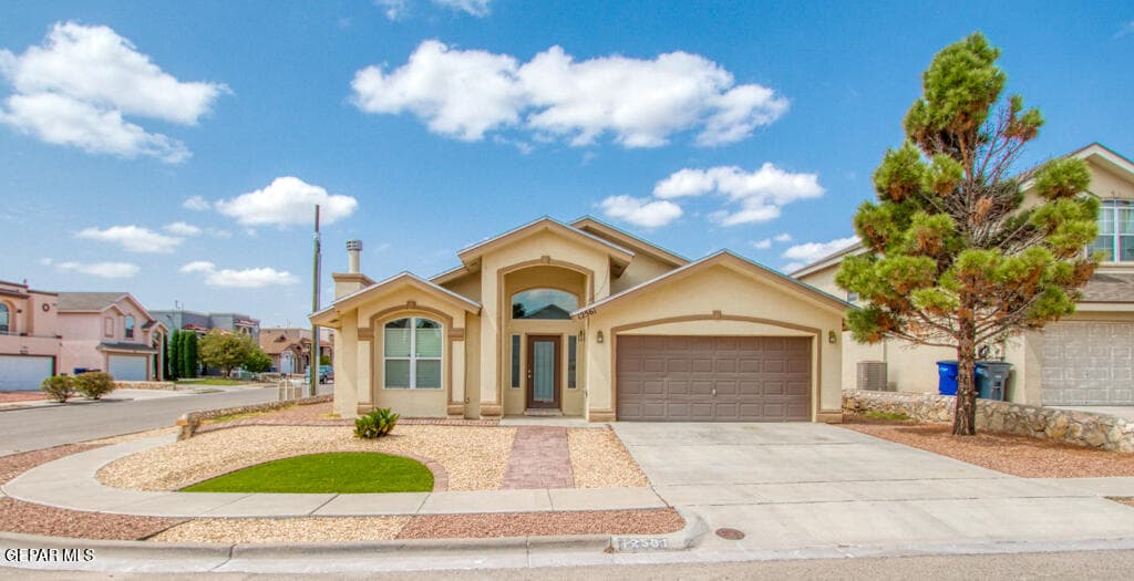 12561 Paseo Alegre Dr
