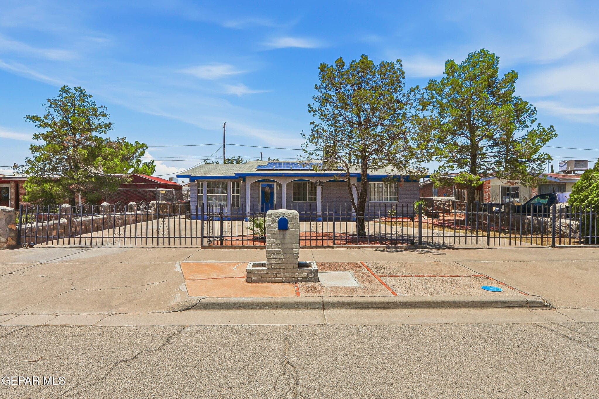 323 Valle Sereno Dr