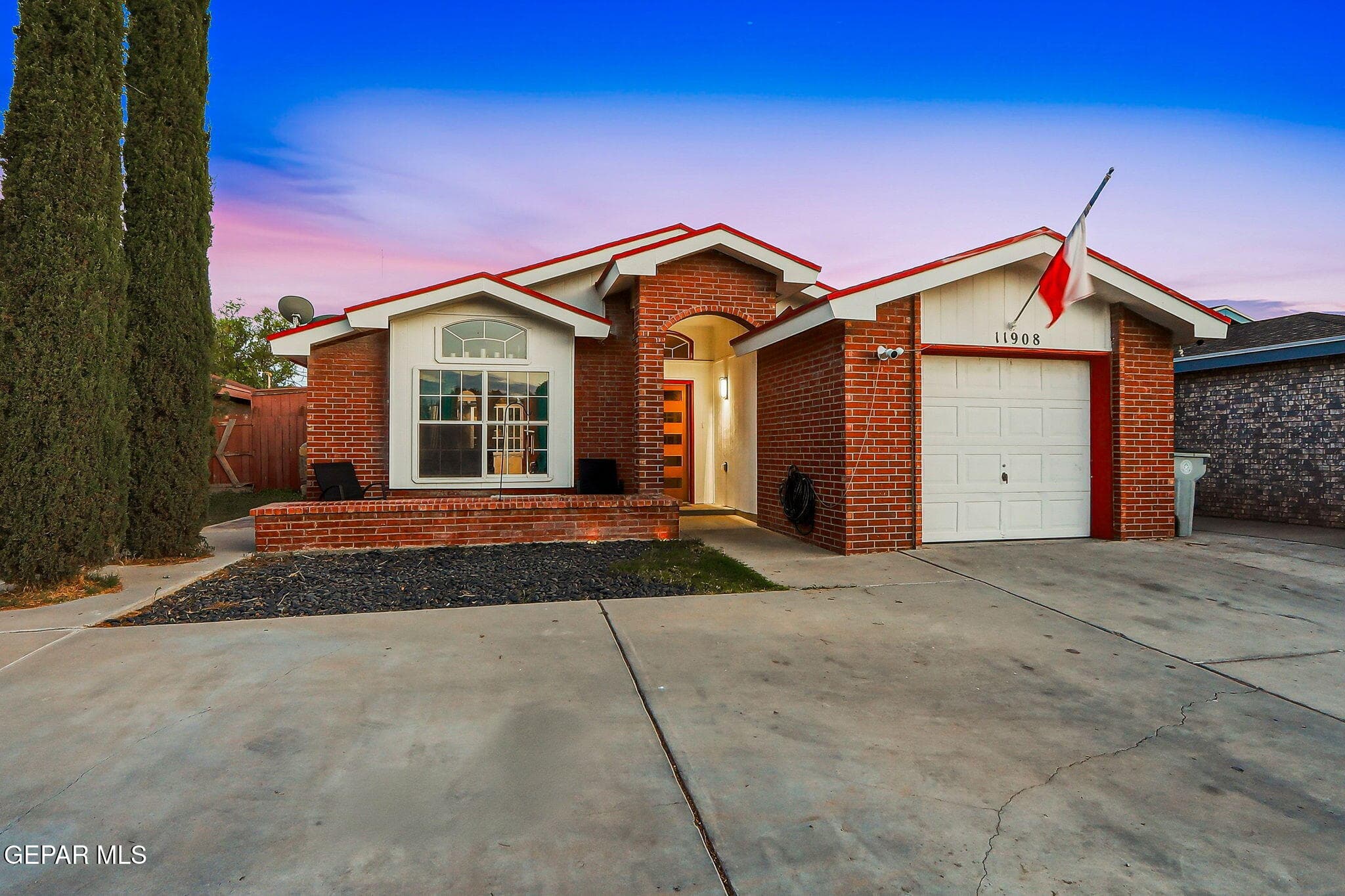 11908 Kings Crest Dr