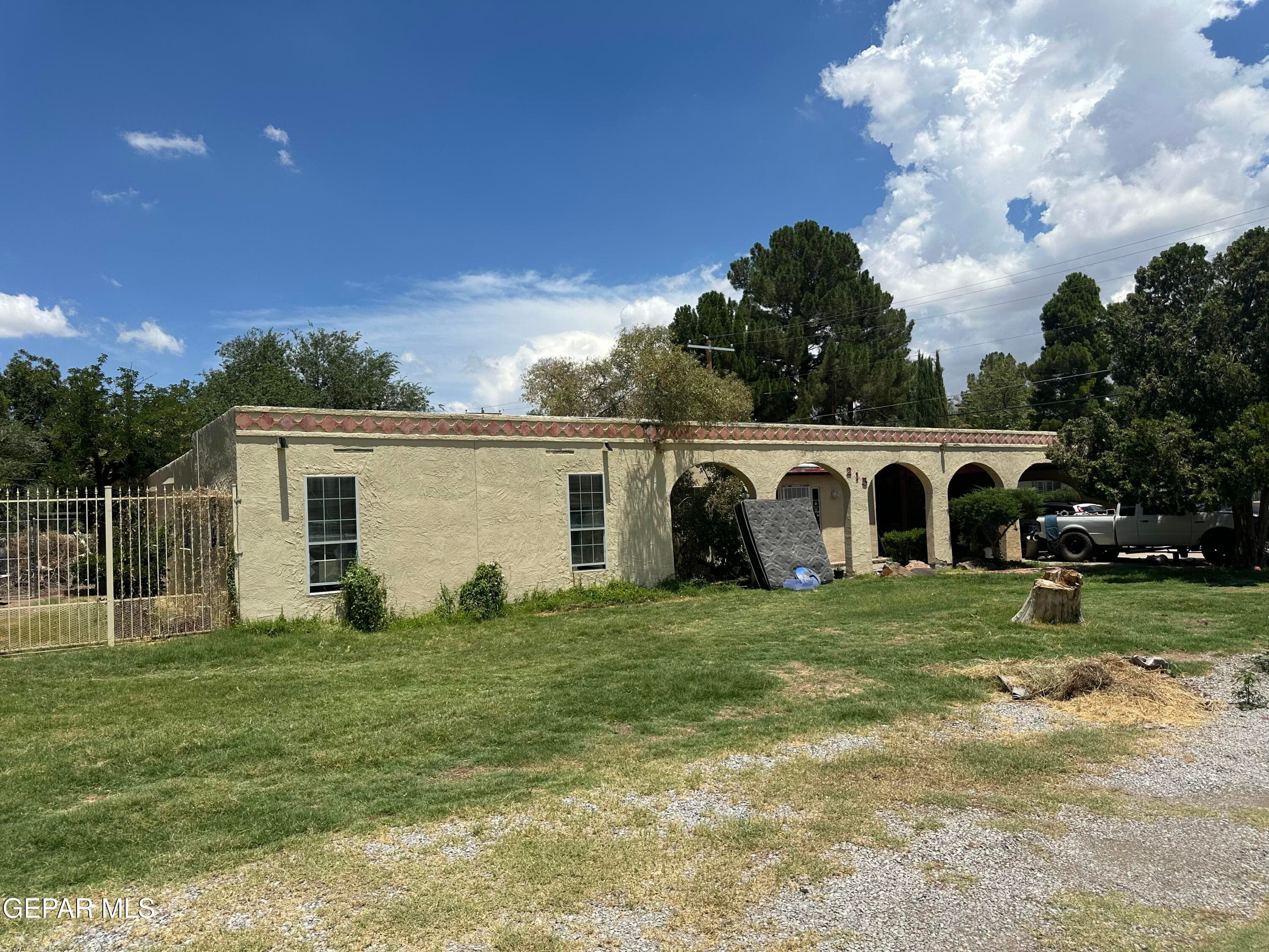 215 Hermosa Ln