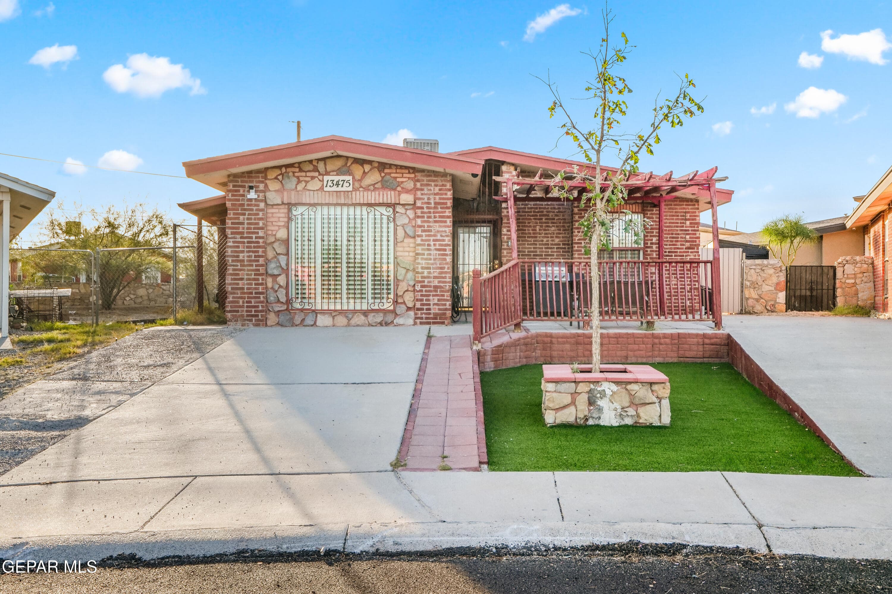 13475 Sunset Hills Dr