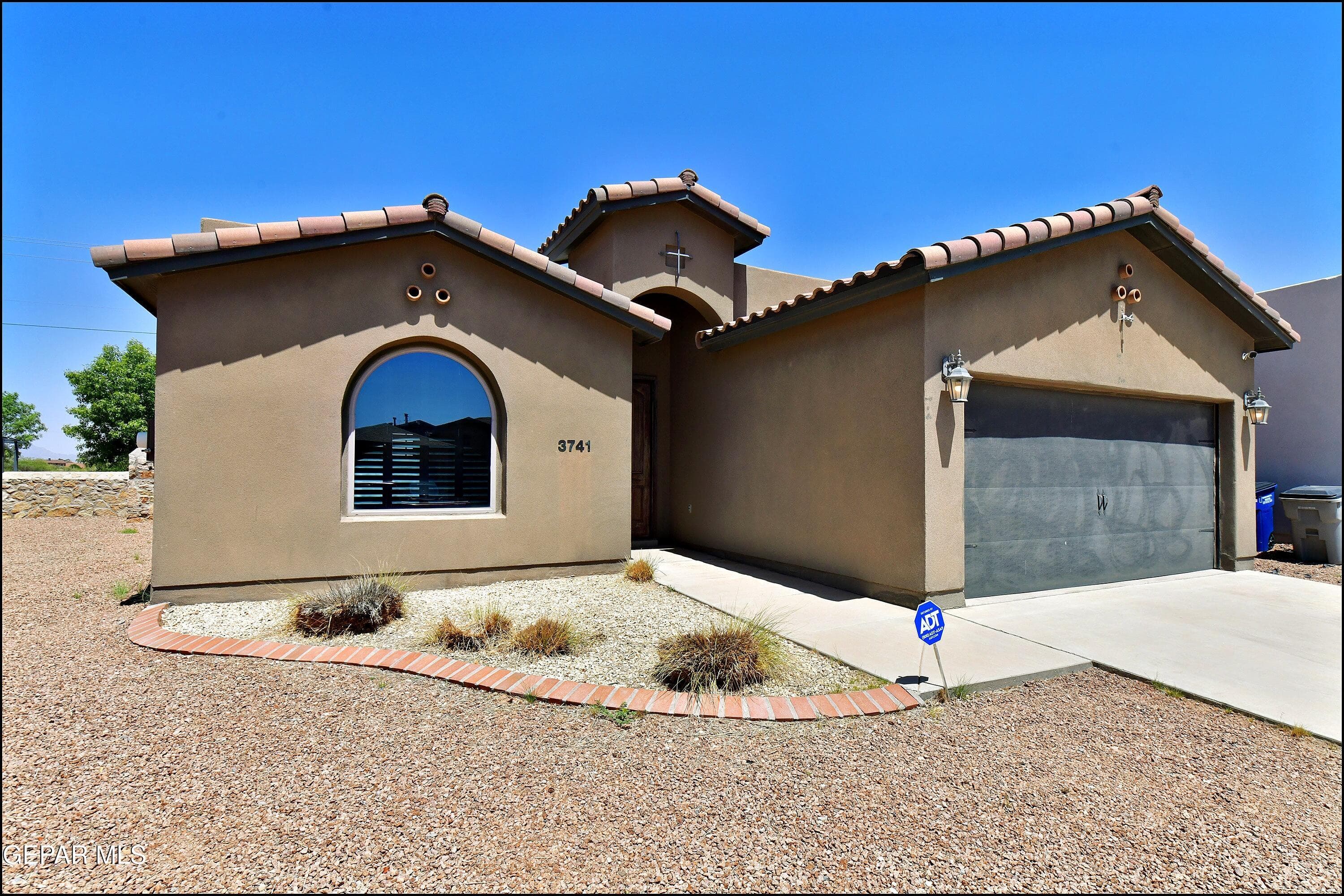 3741 Loma Adriana Dr