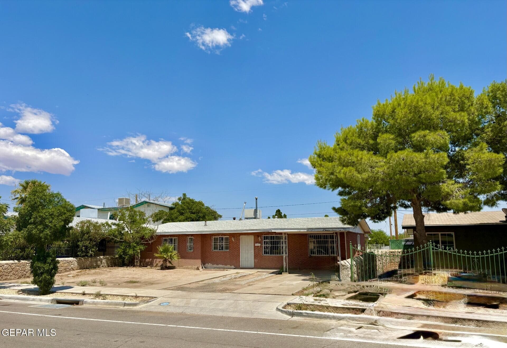 604 Encino Dr