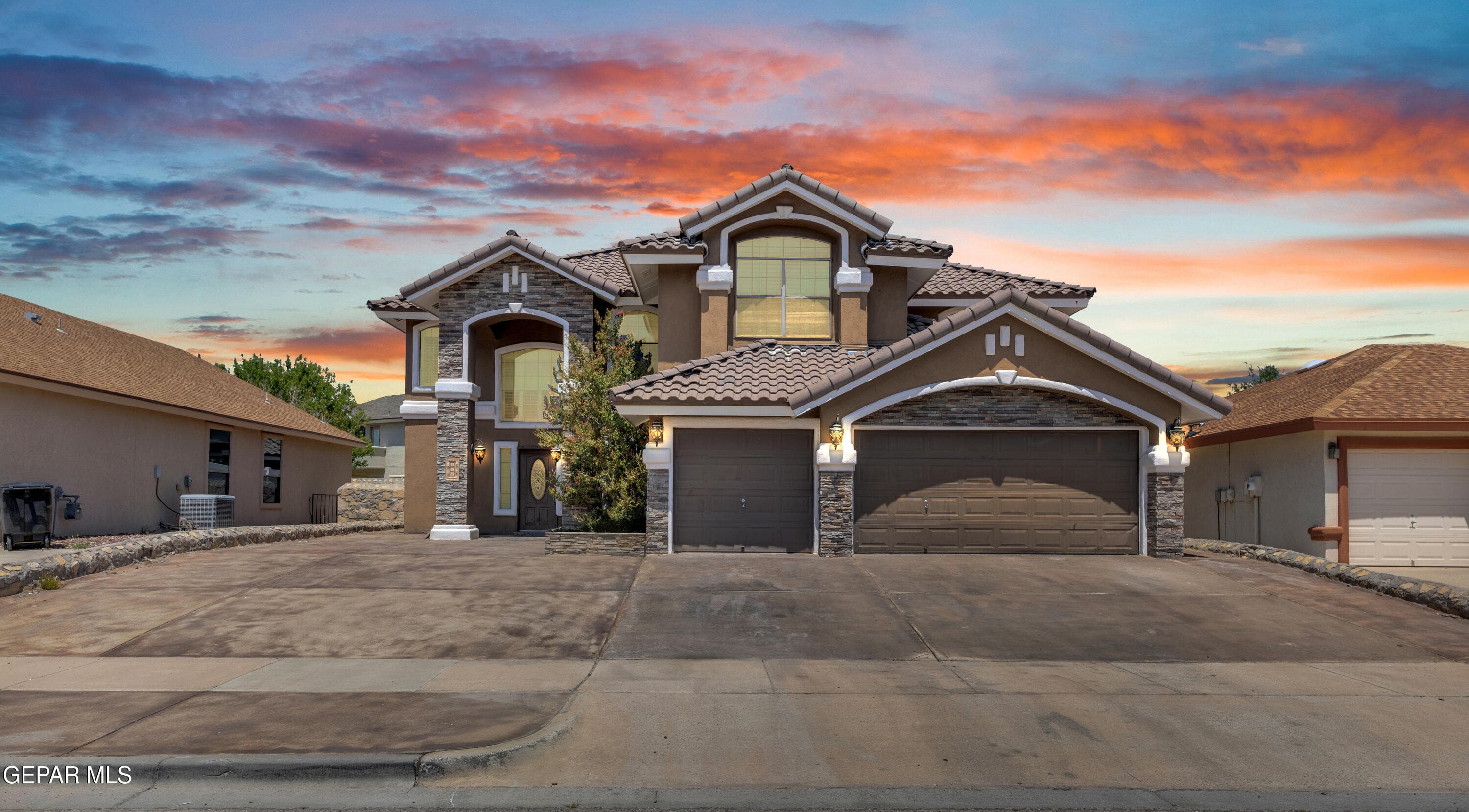 428 Desert Dandelion St