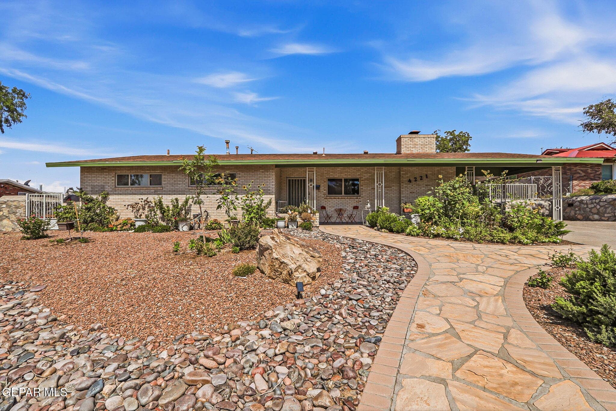 4221 Hampshire Ln