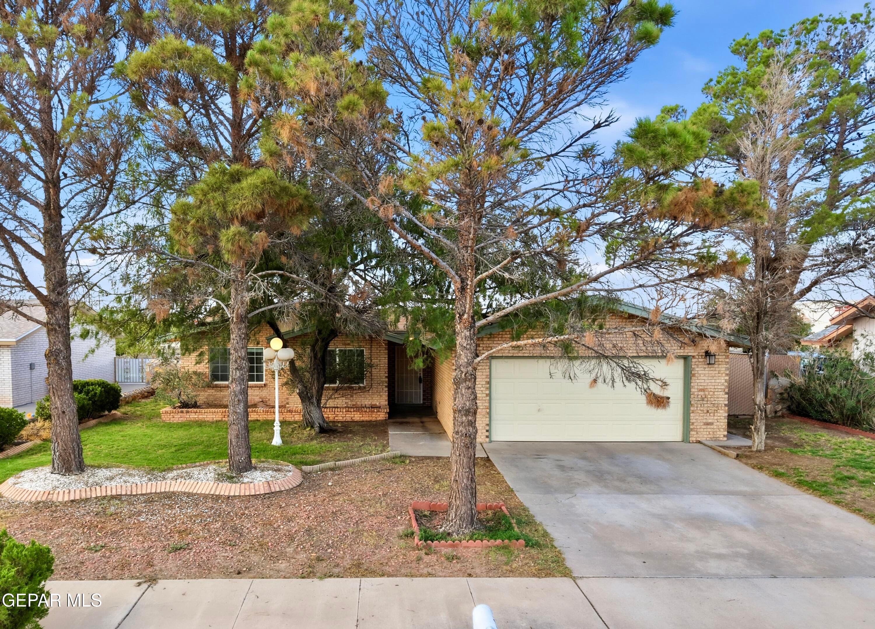 15323 Woodhill Ct