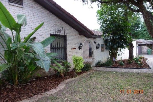 38 Shadowbrook Ln