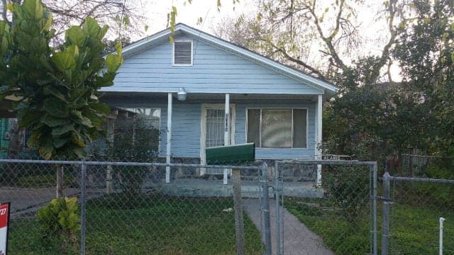 2338 E Van Buren St
