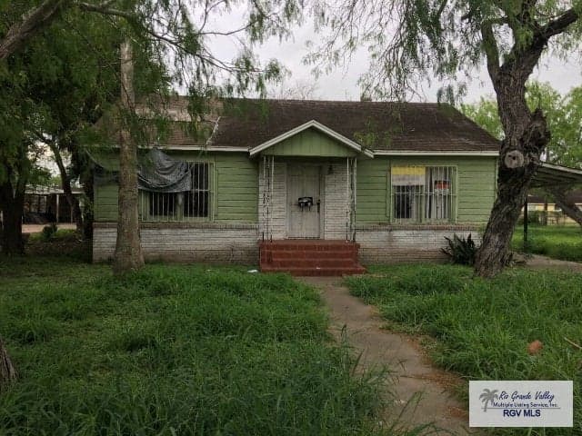 1425 W Levee St