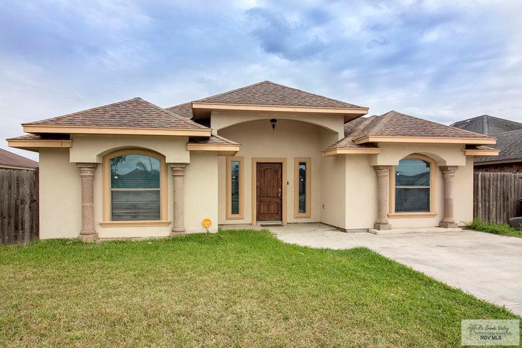 3232 Divina Dr