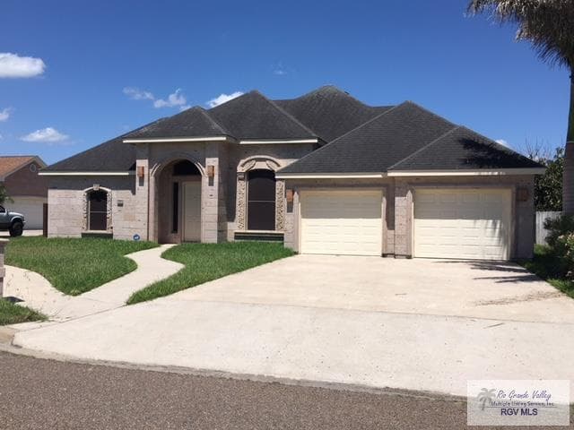 1610 Oakridge
