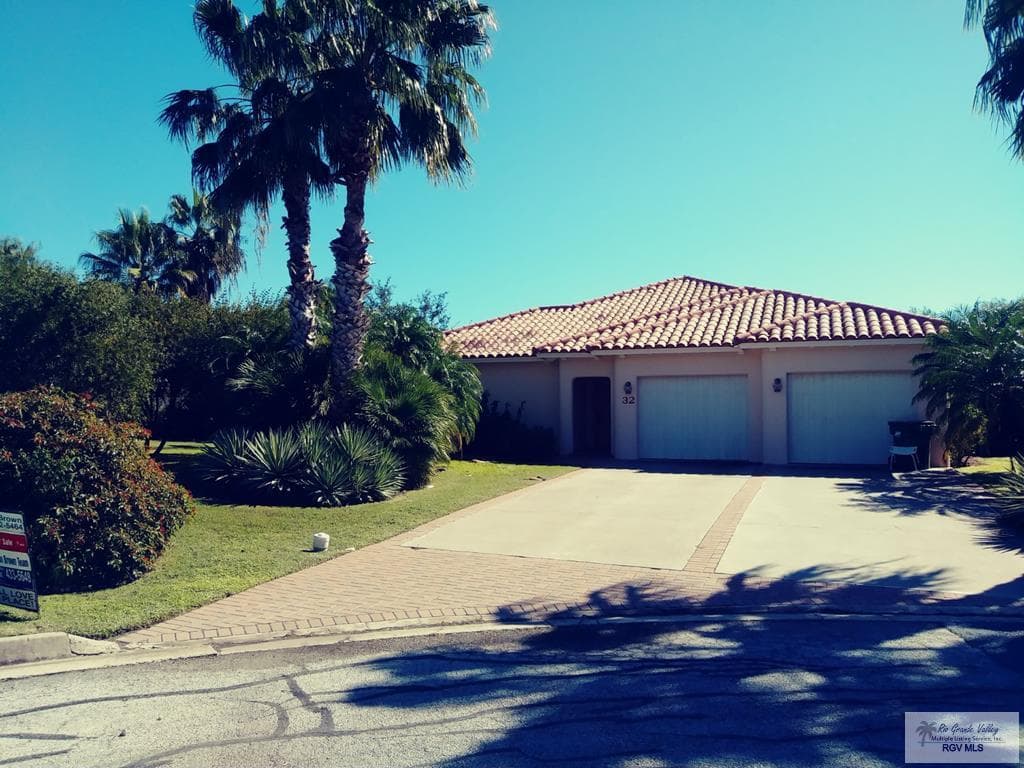 32 Augusta Dr