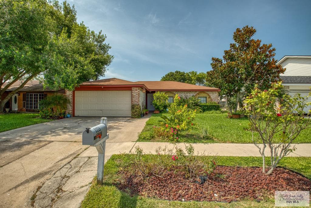 2225 W Adrian St
