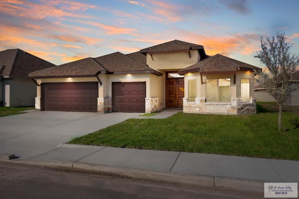 6114 Starfire Ave