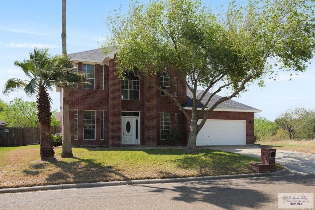 2209 Lazy Lake Dr