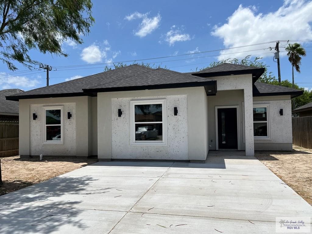 542 Valencia Ln