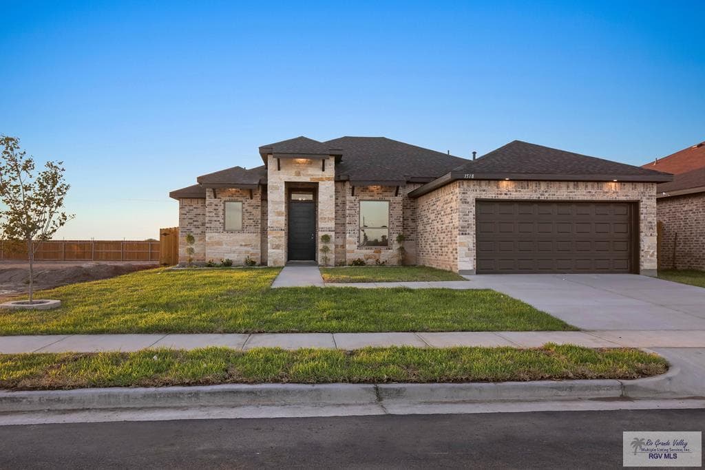 1518 Stirrup Cir