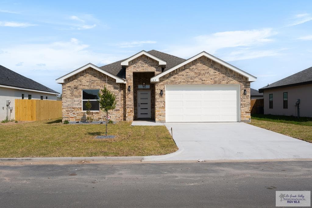 402 Janet Cir S