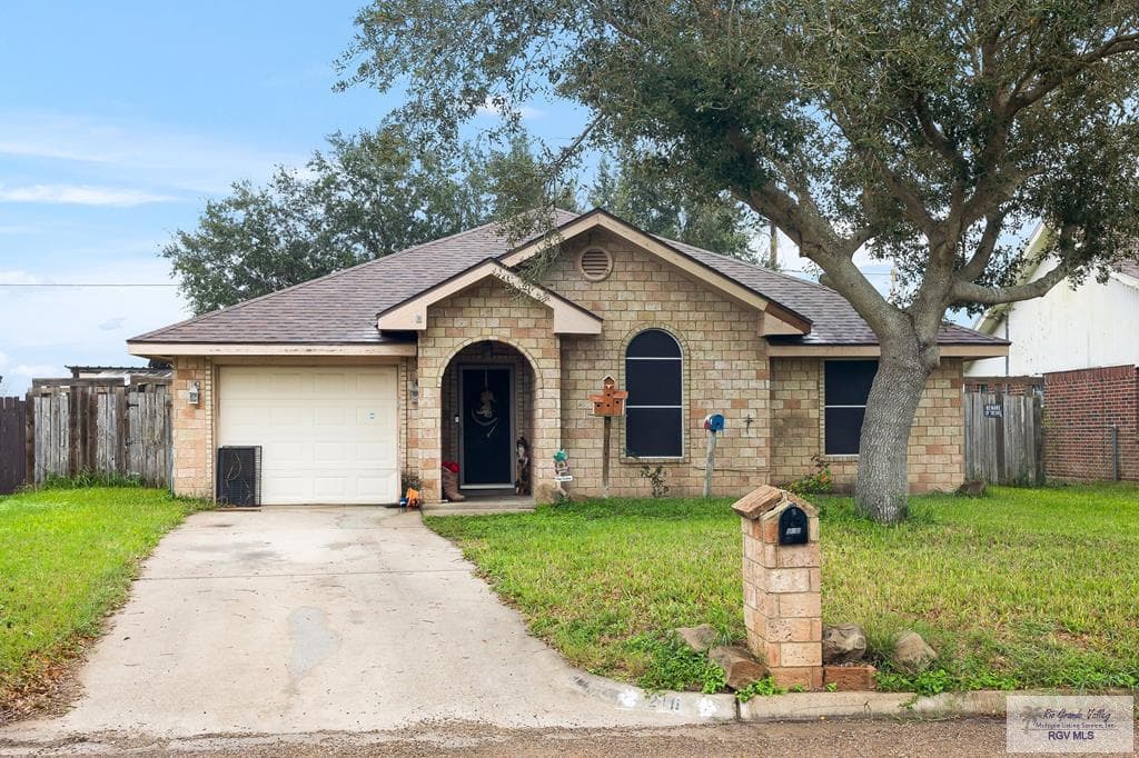 216 Gardenia St