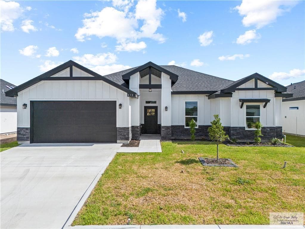 810 Ava Dr