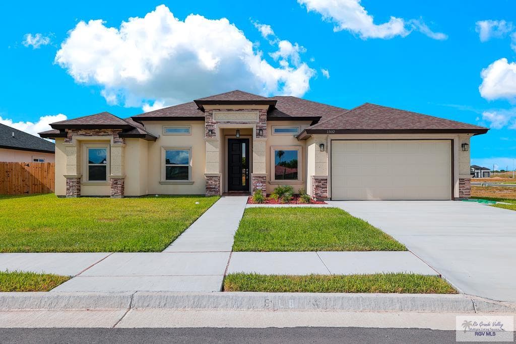 1502 Helen Dr