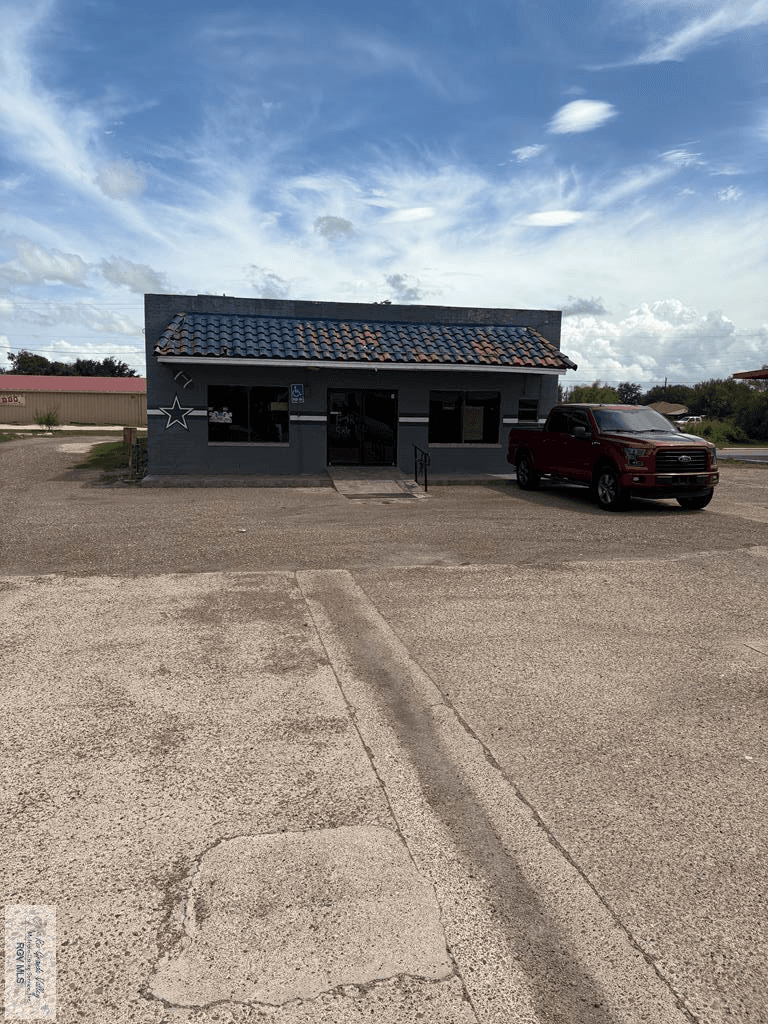 956 E Hidalgo Ave