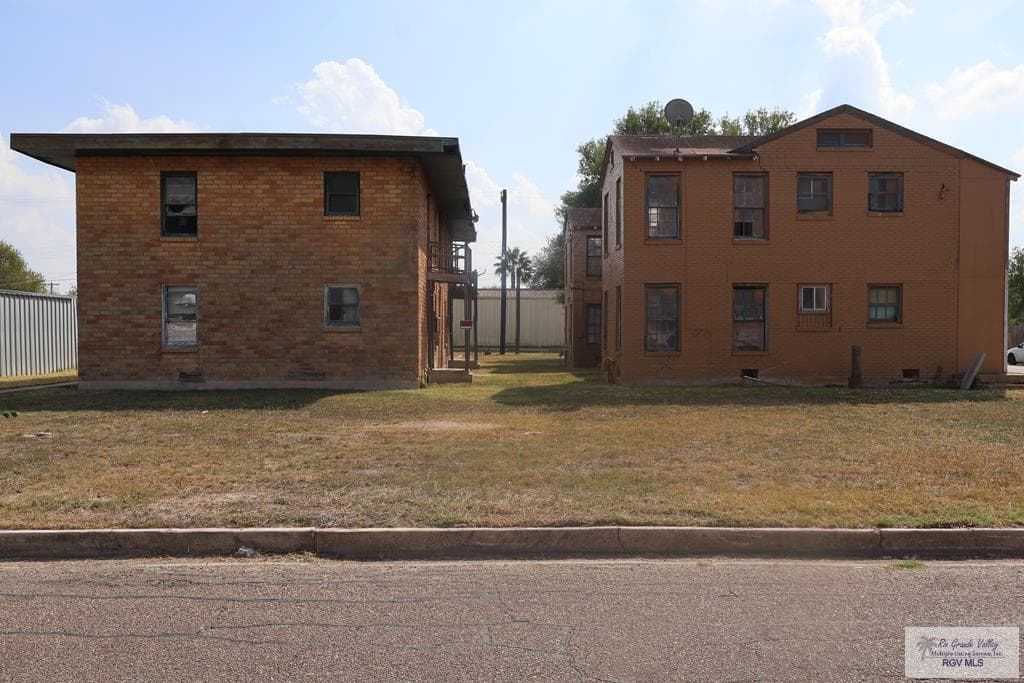 1002 E Monroe Ave