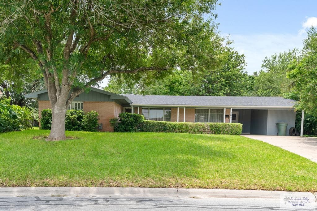 1002 E Ebony Dr