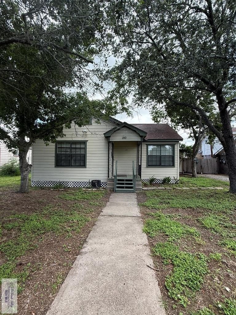 210 W Wilson Ave