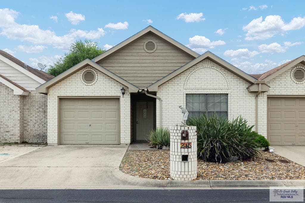 215 Heather Dr