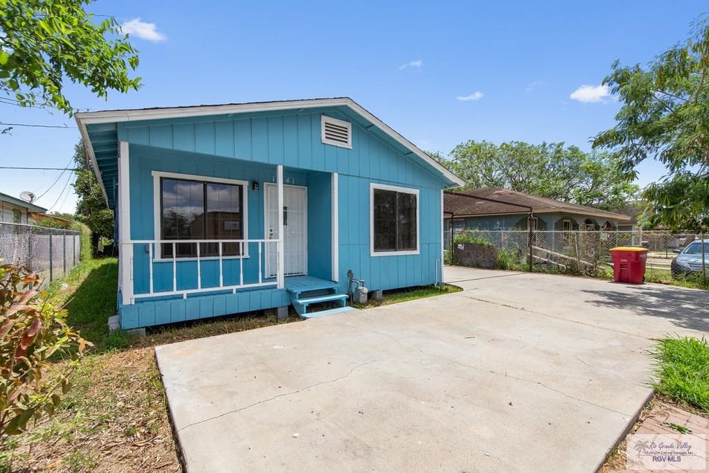 1641 La Posada Dr