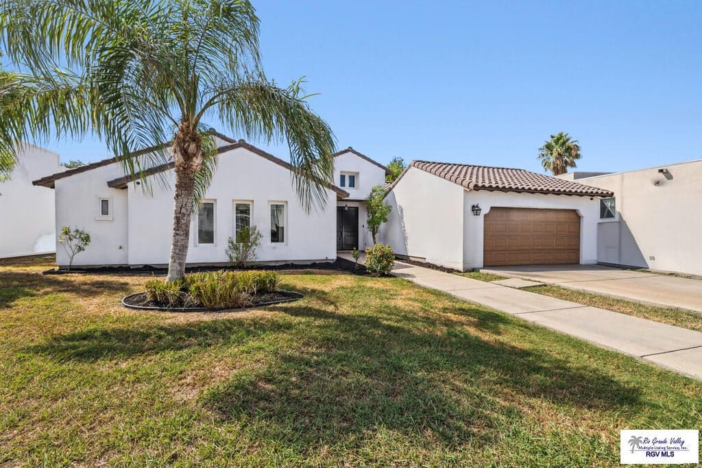 1090 Ceiba Cir