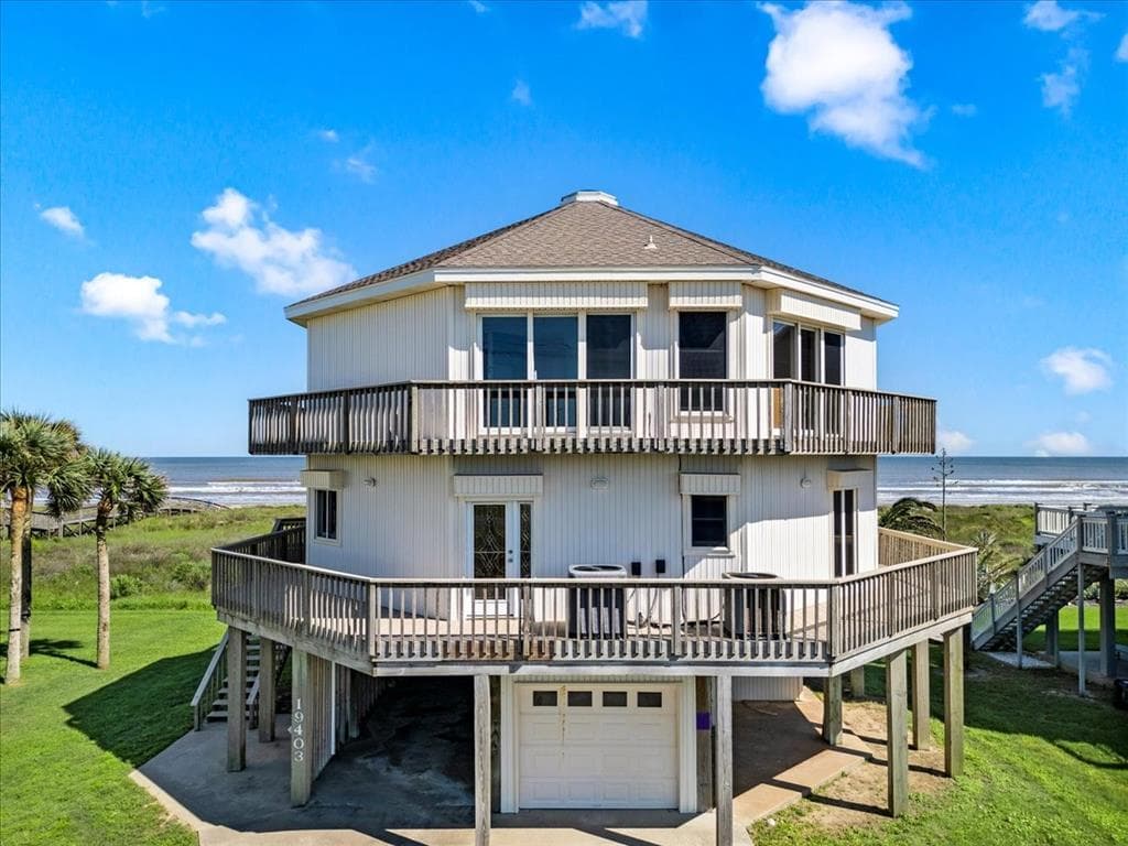 19403 Shores Dr