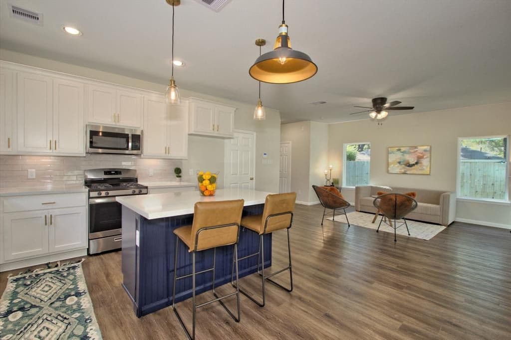 704 Chickasaw Dr
