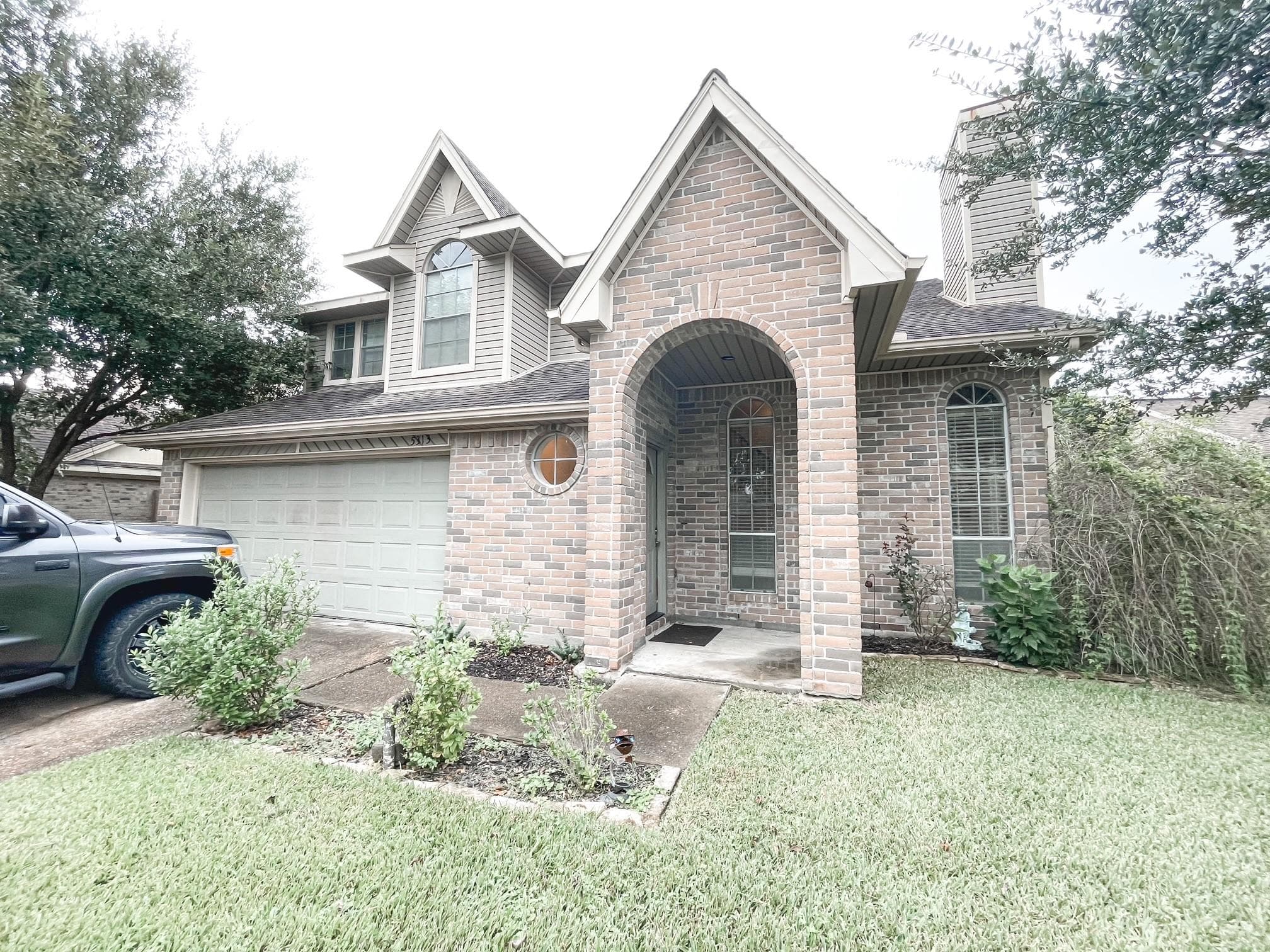 5313 Carefree Dr