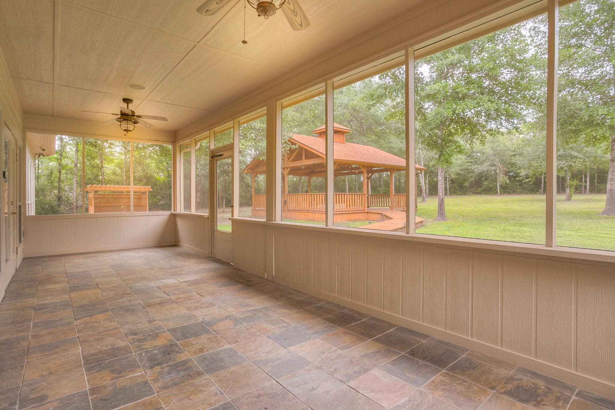 17 Emerald Oaks Ct
