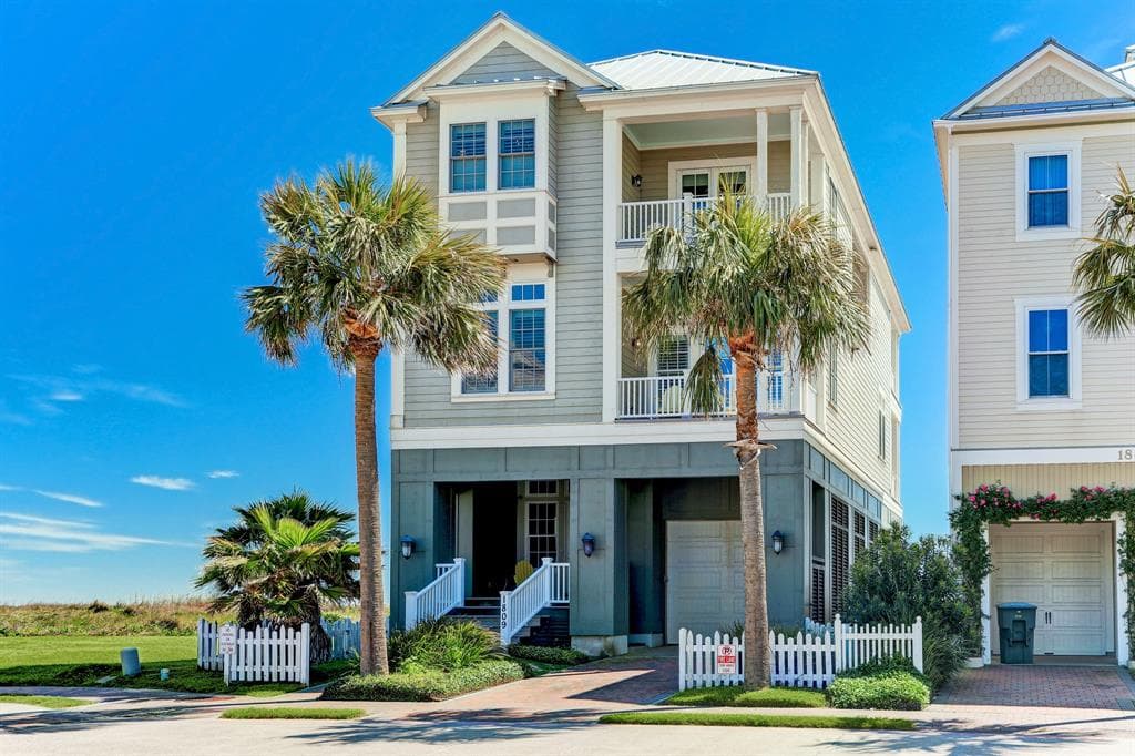 1809 Seaside Dr