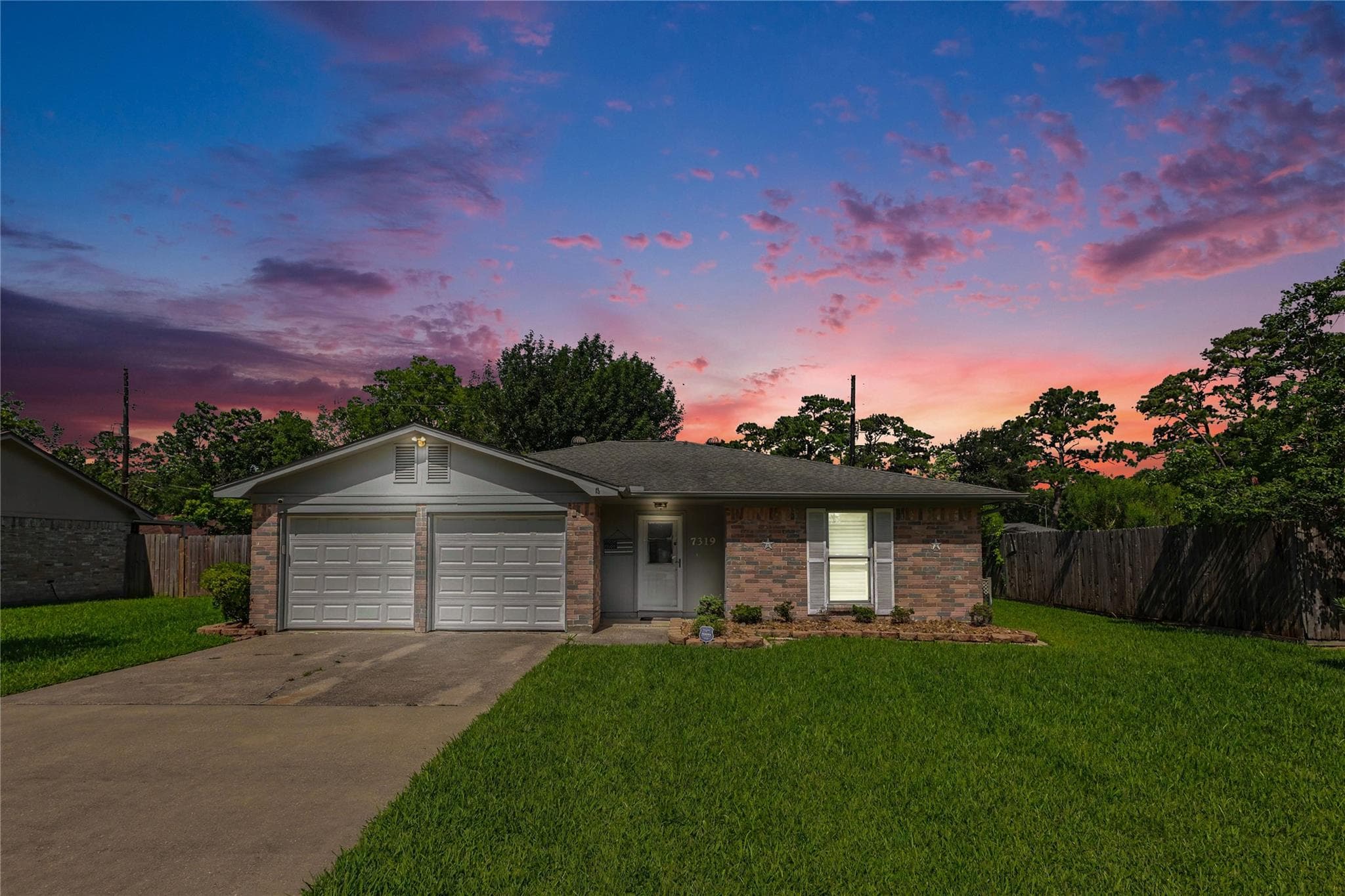 7319 Palmetto Ln