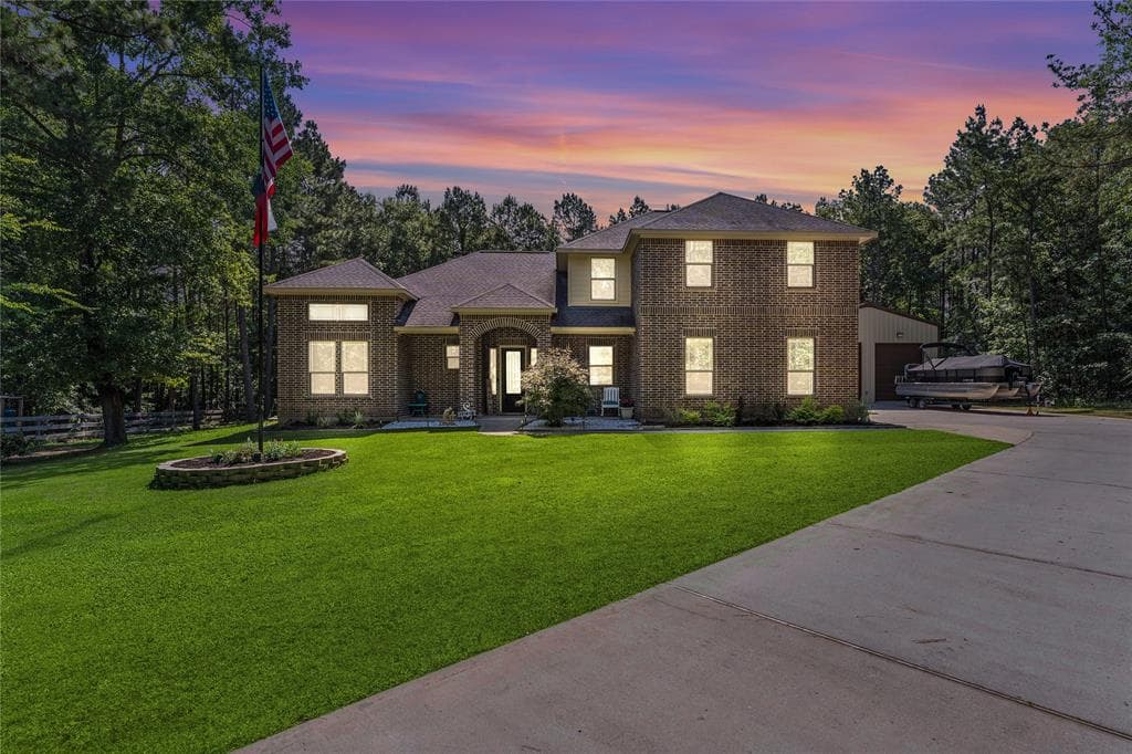 10911 Maddys Ct