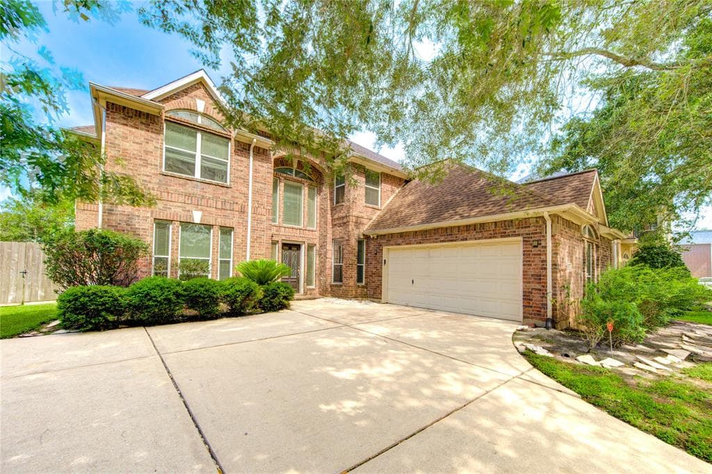2711 Thompson Crossing Dr
